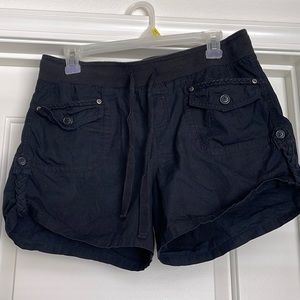 Elastic waist black cotton shorts